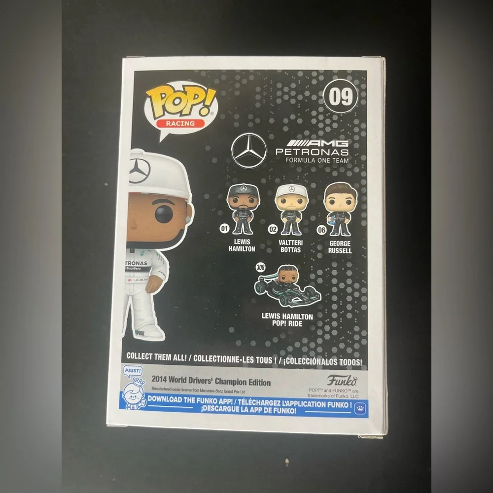 Funko Pop! Racing: AMG Petronas F1 #09 - Lewis Hamilton w/ Helmet - Picture 2 of 6